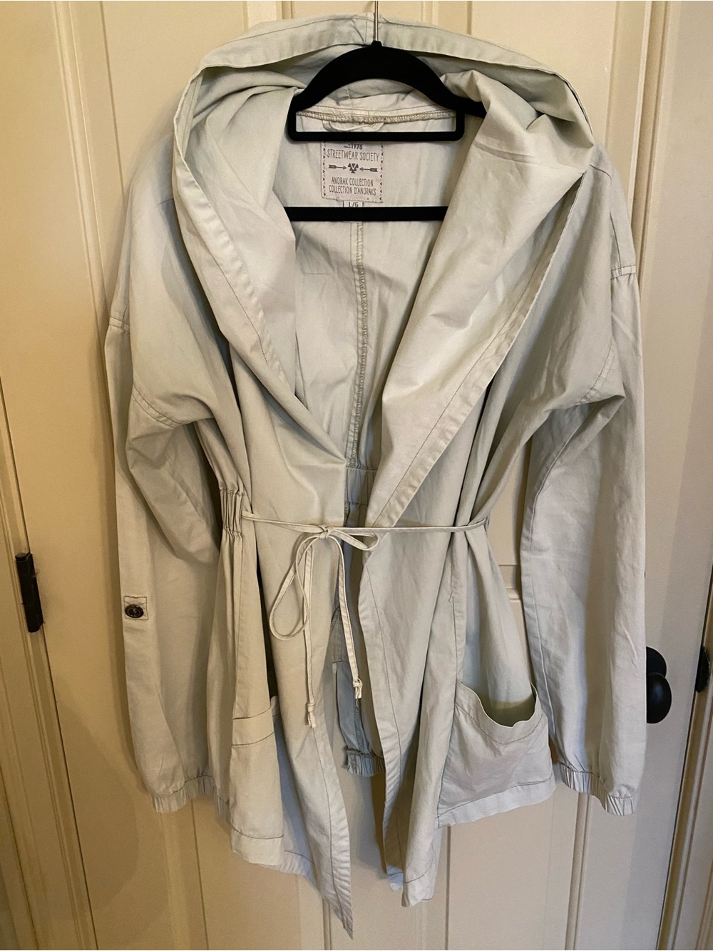 Streetwear Society Bone Anorak size Large EC